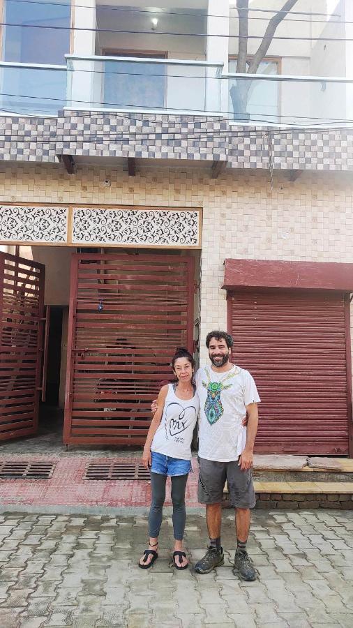 Ira Homestay Mathura - Divine Spiritual Stay Exteriör bild