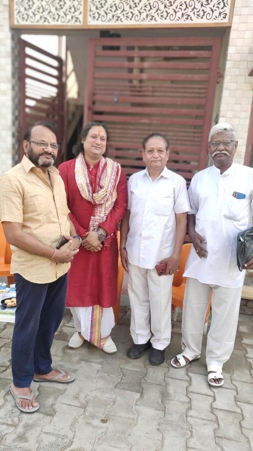 Ira Homestay Mathura - Divine Spiritual Stay Exteriör bild
