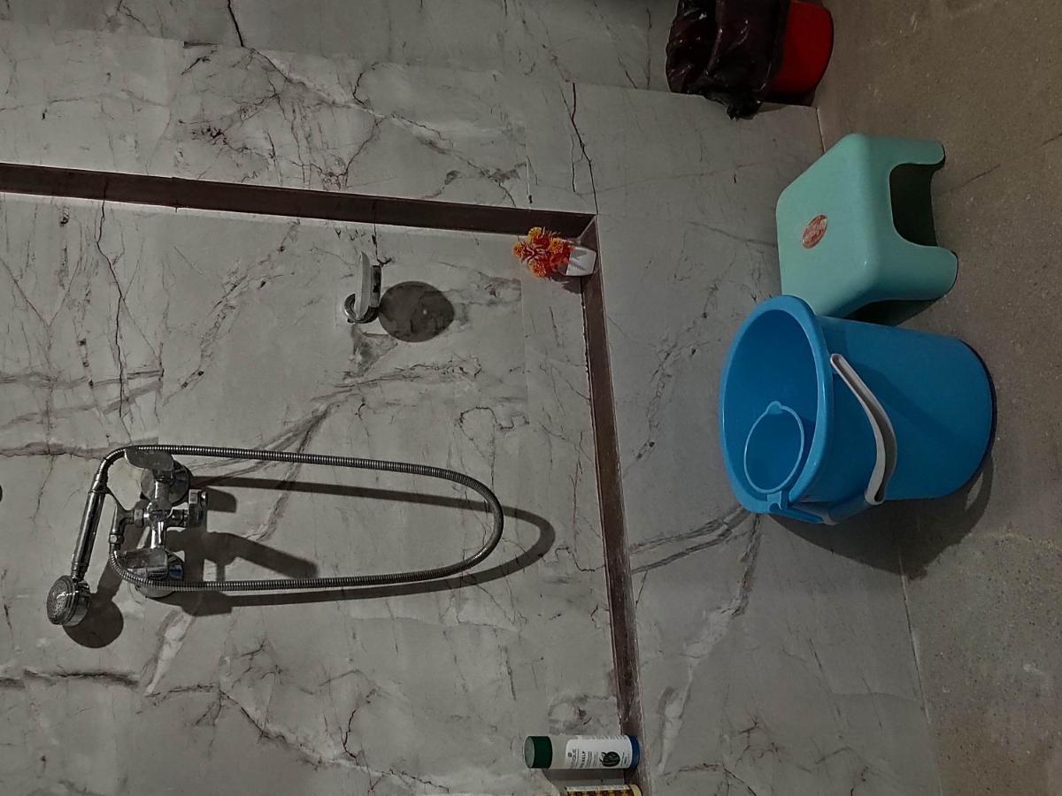 Ira Homestay Mathura - Divine Spiritual Stay Exteriör bild